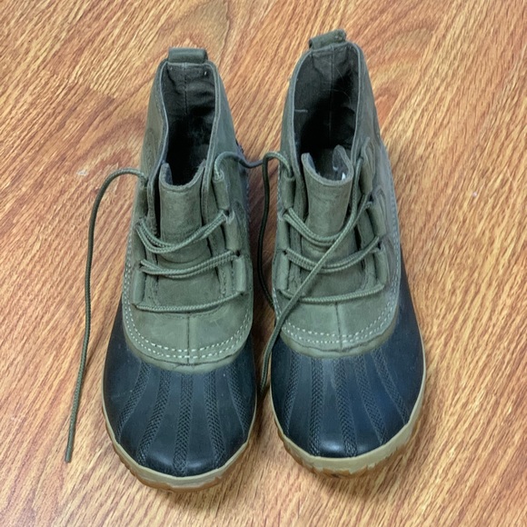 Sorel Rubber and Suede Boot - Picture 2 of 9